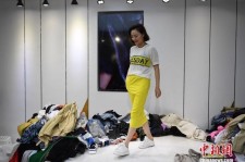 崇左兼职模特试衣服(兼职做试衣模特好吗)