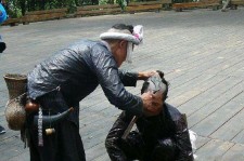 崇左欲带老伴游遍中国(带着老伴去旅游)