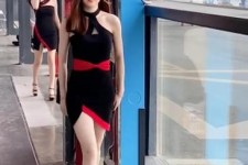 崇左女孩为挣钱在学校兼职当模特的简单介绍