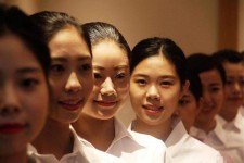 崇左私人伴游招聘 度假区万元月薪招“泳装伴游”