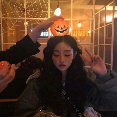 崇左伴游玩耍释放压力，尽情放松表情