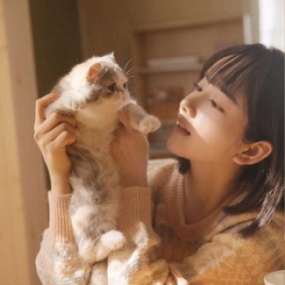 崇左伴游女生邓珊珊的资料