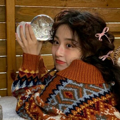 崇左伴游女生郑晓涵的资料