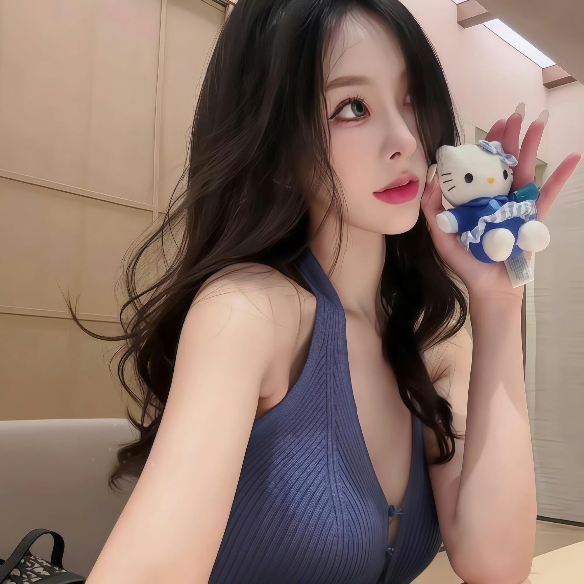 崇左伴游女生鹿小婷的资料