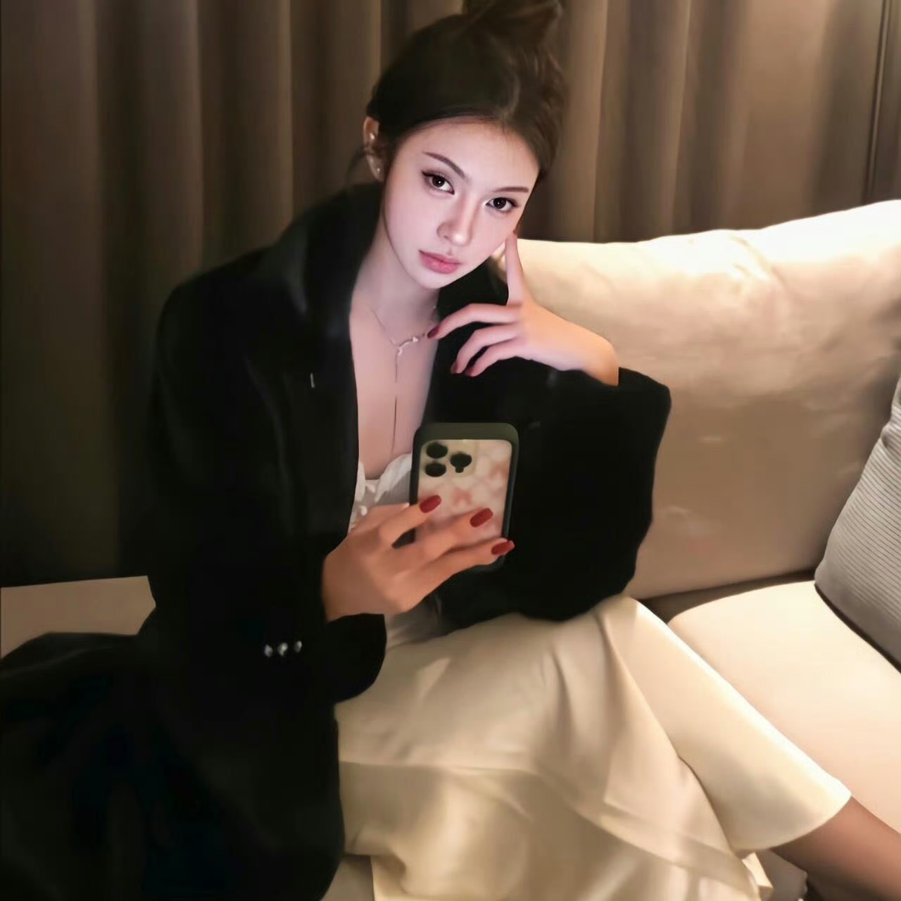 崇左伴游女生周语言的资料
