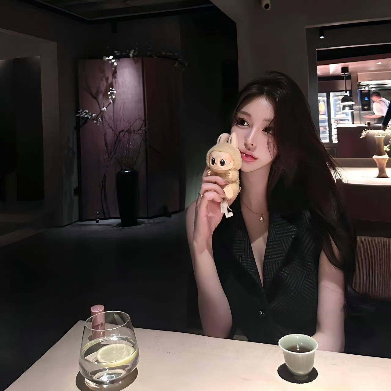 崇左伴游女生范甜甜的资料