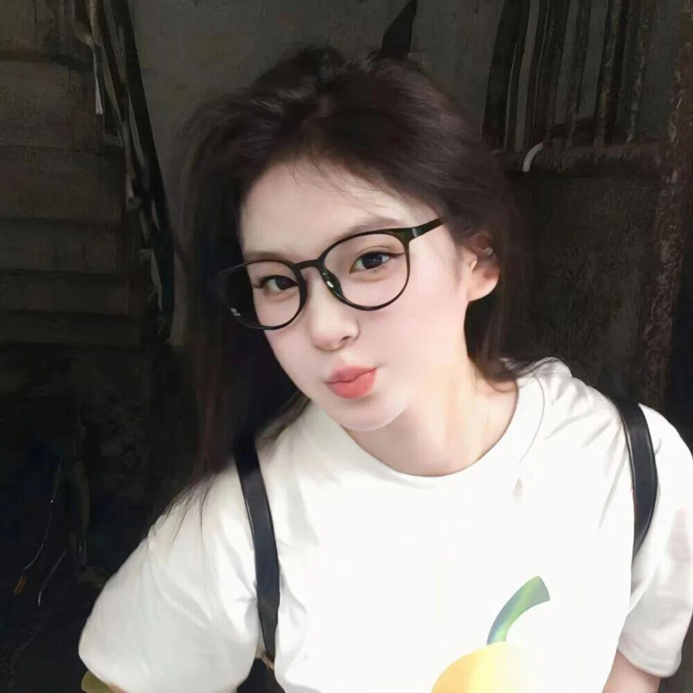 崇左伴游女生桃桃的资料