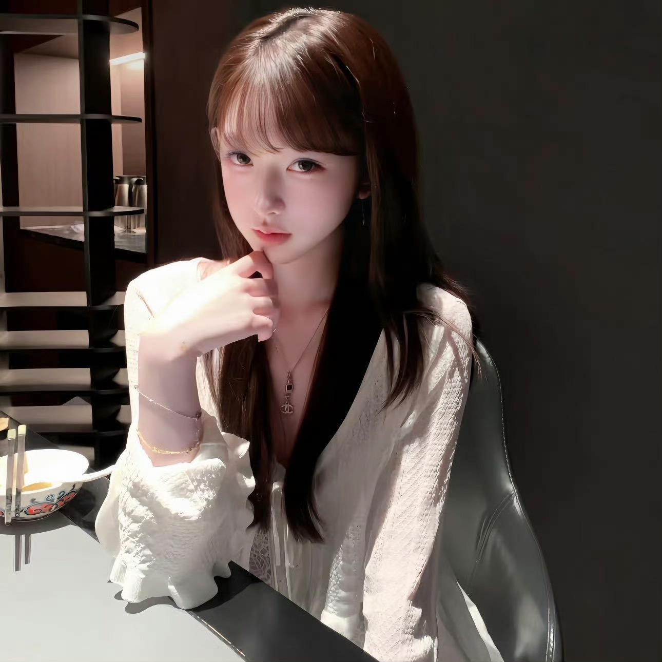 崇左伴游女生苏菲亚的资料