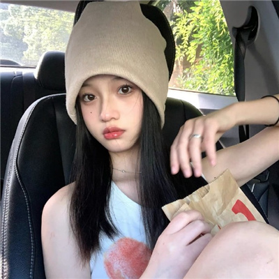 崇左伴游女生乙傲薇的资料