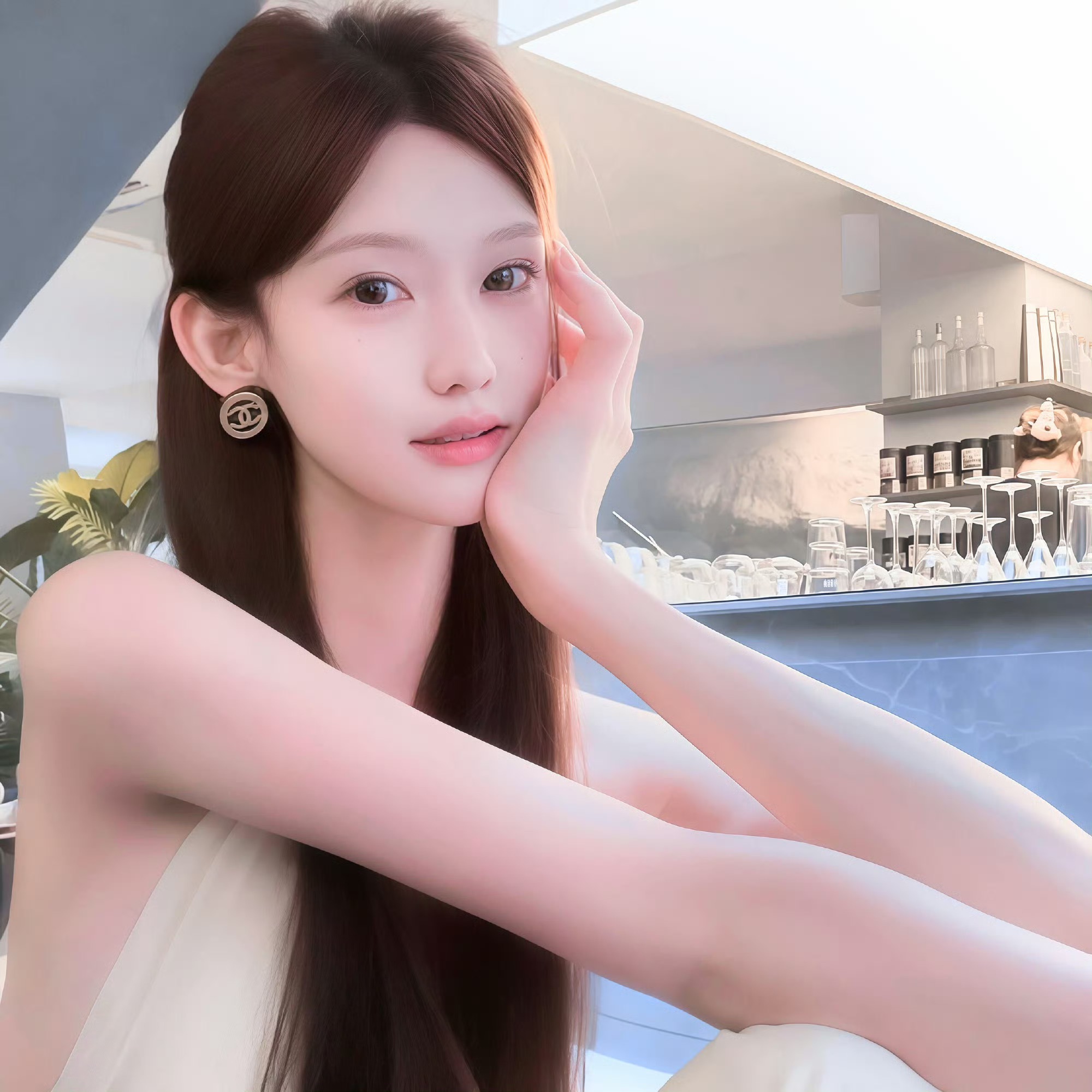 崇左伴游女生林杨的资料