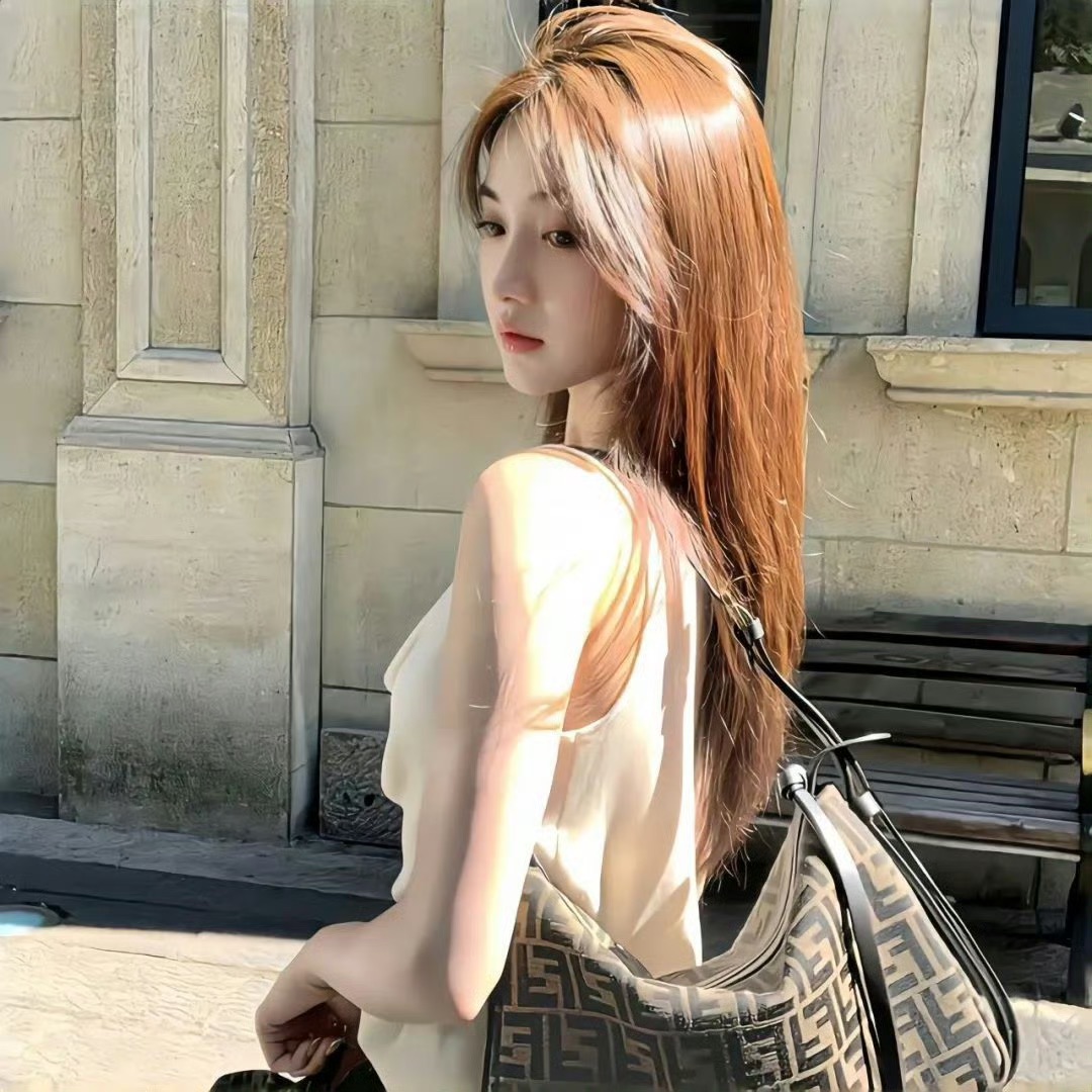 崇左伴游女生夏夏的资料