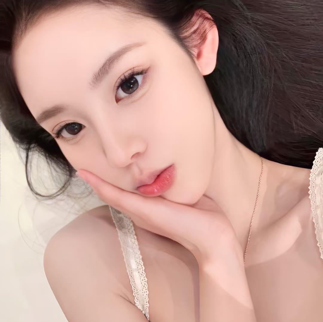 崇左伴游女生佛白易的资料