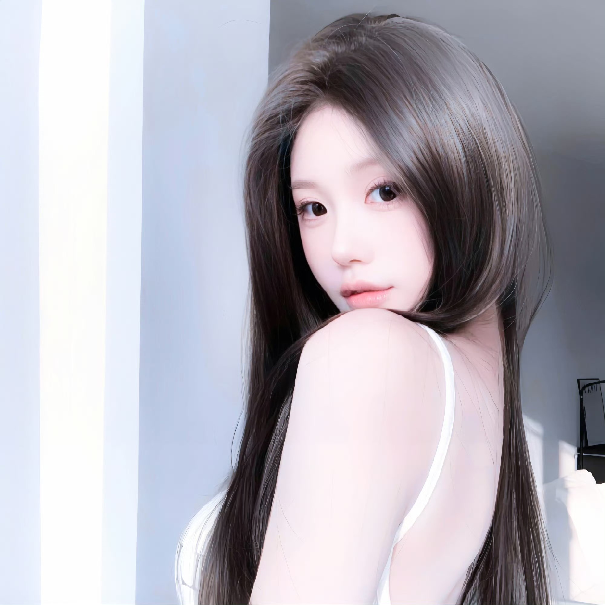 崇左伴游女生林雅的资料