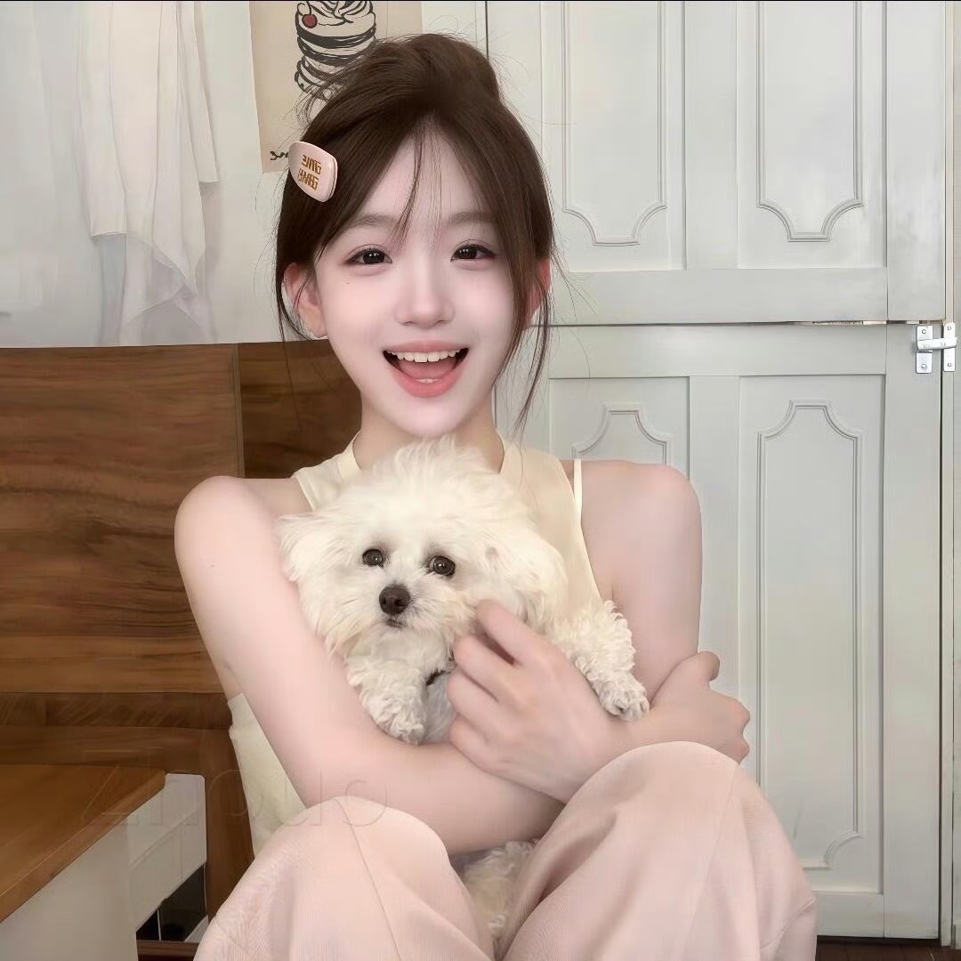 崇左伴游女生周小婷的资料