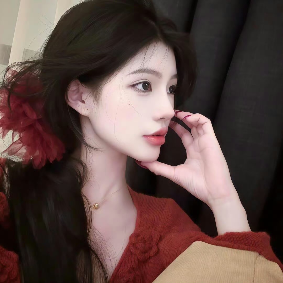 崇左伴游女生周雅雯的资料
