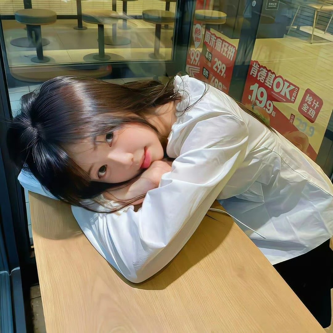 崇左伴游女生沈雨晴的资料