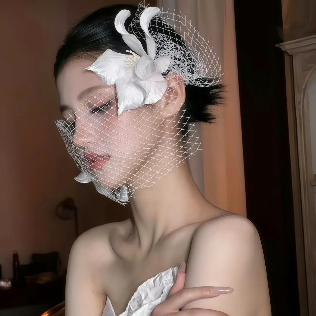 崇左伴游女生唐雅柔的资料