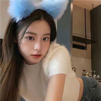 崇左伴游女生苦霞辉