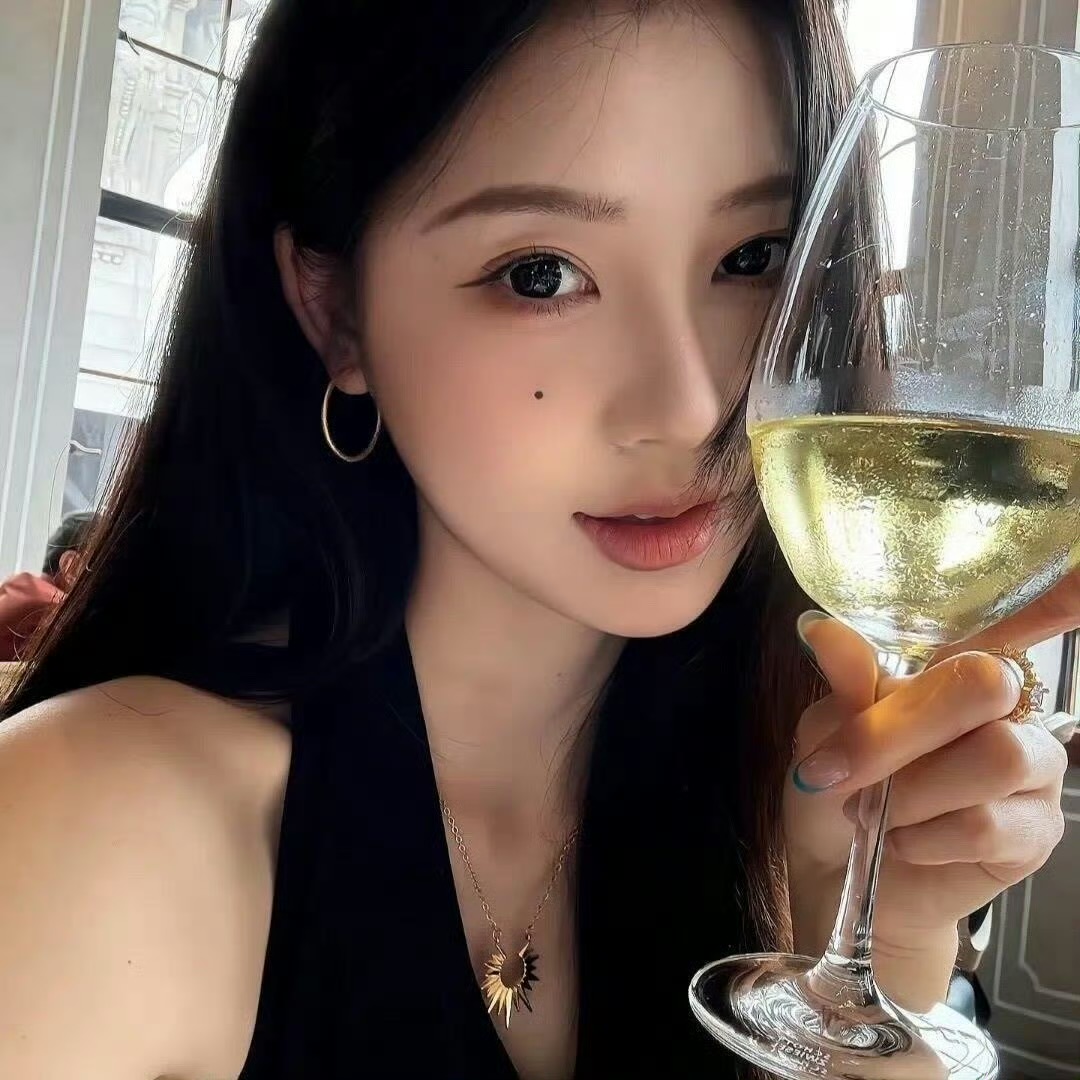 崇左伴游女生 | 张诗涵的资料