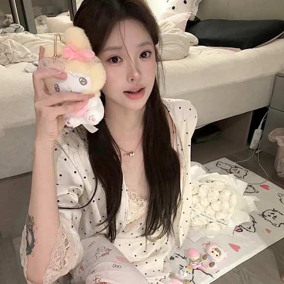 崇左伴游女生 | 微微的资料