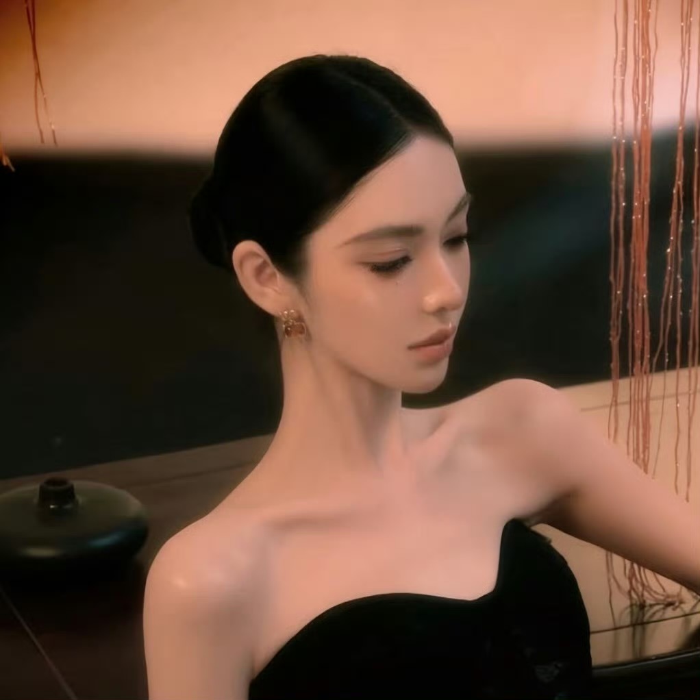 崇左伴游女生 | Emily的资料
